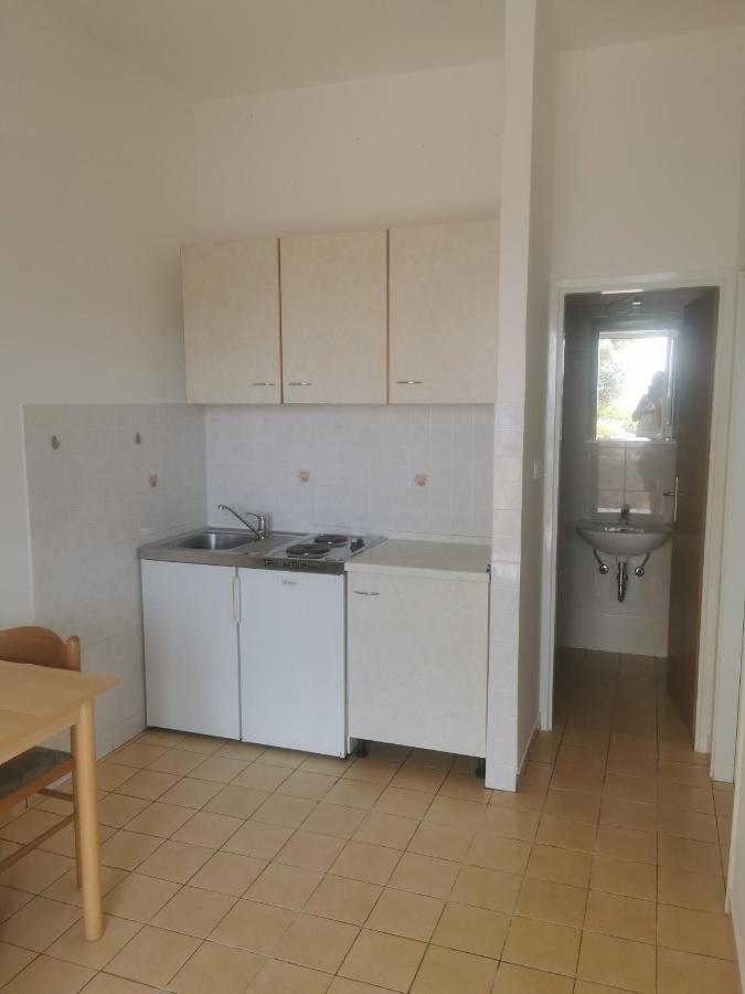 Apartments By The Sea Jakisnica, Pag - 21384 Lun  Esterno foto